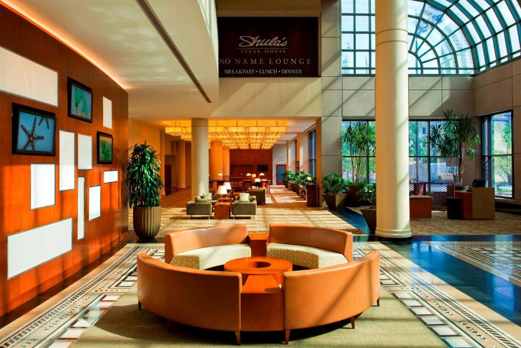 indwi-lobby-3313-hor-clsc